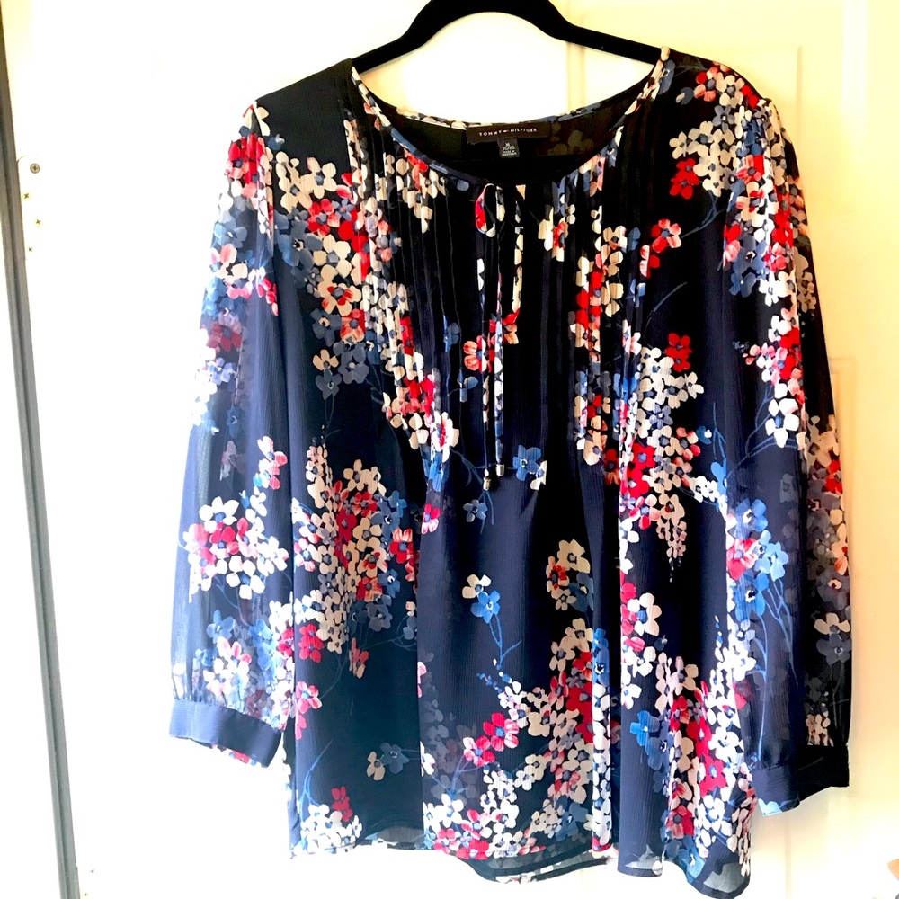 Tommy Hilfiger tie front blouse - size XL